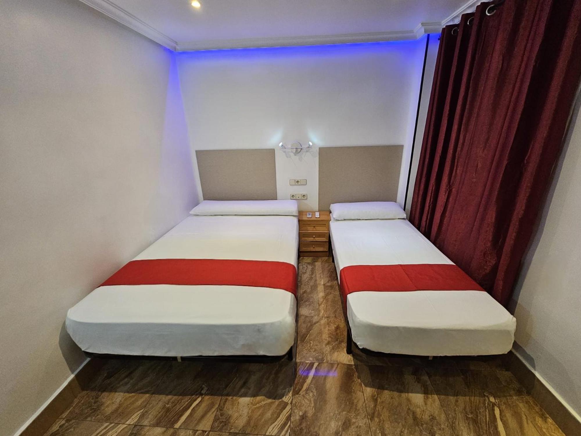 Hostal Las Vegas Мадрид Экстерьер фото