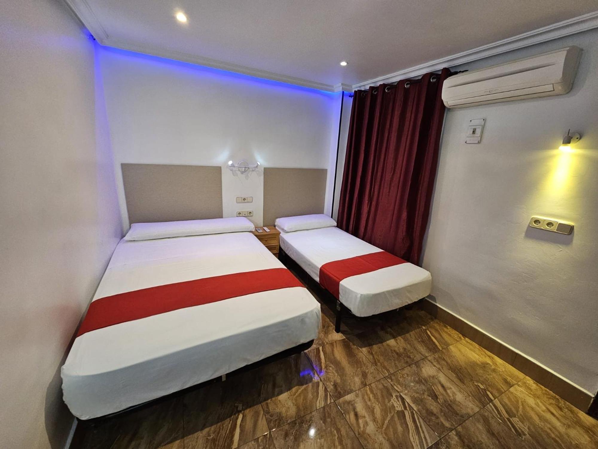 Hostal Las Vegas Мадрид Экстерьер фото