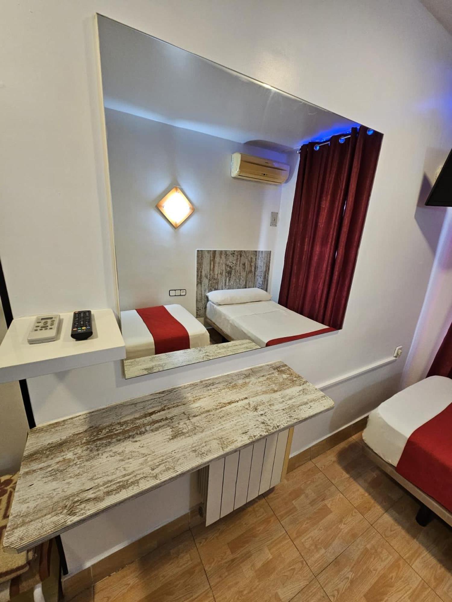 Hostal Las Vegas Мадрид Экстерьер фото