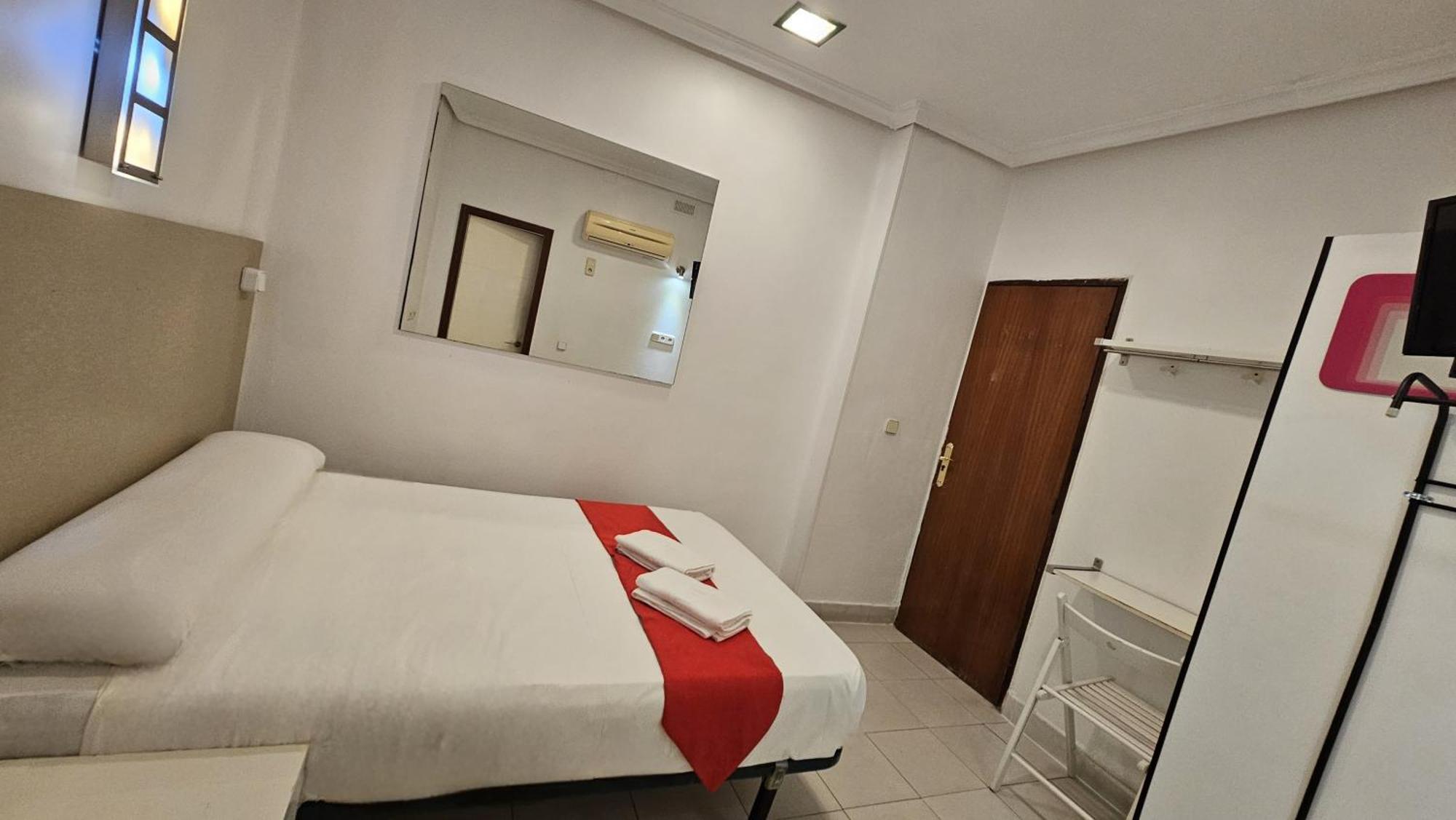 Hostal Las Vegas Мадрид Экстерьер фото